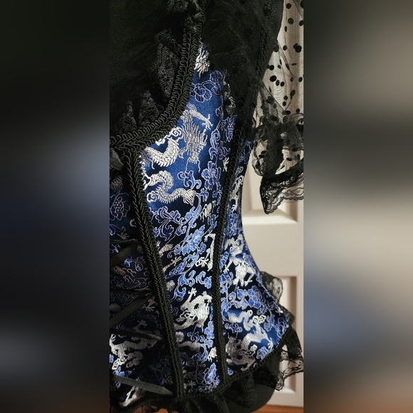 Dragon embroidered corset - Picture 3 of 3